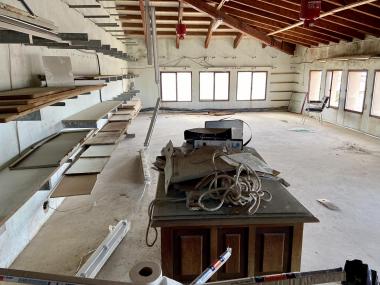 Imatge d'una de les sales del segon pis de l'edifici consistorial que s'ha de reformar
