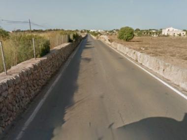 Visita de la consellera insular de Territori, Mercedes Garrido, per a informar de l'estat del projecte de la millora de la carretera ses Salines - Colònia de Sant Jordi