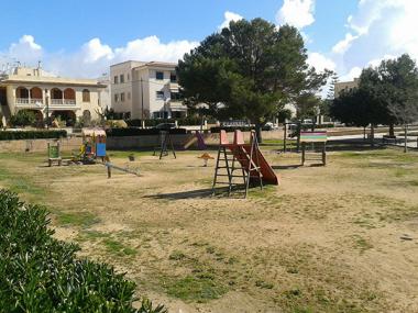 L’Ajuntament presenta l’avantprojecte del parc infantil de la plaça Pou den Verdera de la Colònia