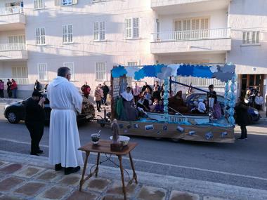 Avui horabaixa ha tocat el torn als animalets de la Colònia de Sant Jordi..., les tradicionals beneïdes, sempre amb olor a mar...? 