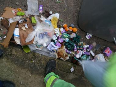Crida a la ciutadania contra la brutícia al carrer