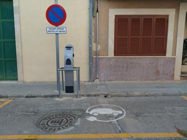 L’Ajuntament de Ses Salines incorpora un vehicle elèctric a la flota mòbil de Policia Local