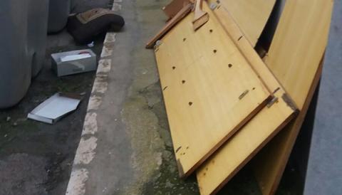 Crida a la ciutadania contra la brutícia al carrer